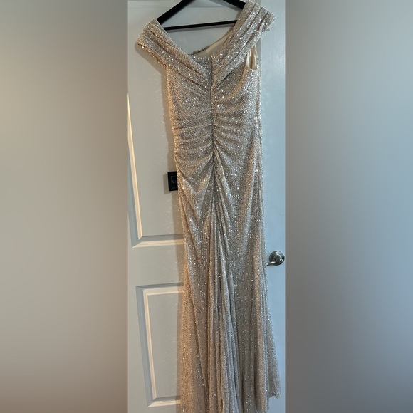 Ieena for MAC DUGGAL sequined drop shoulder gown - Picture 4 of 8